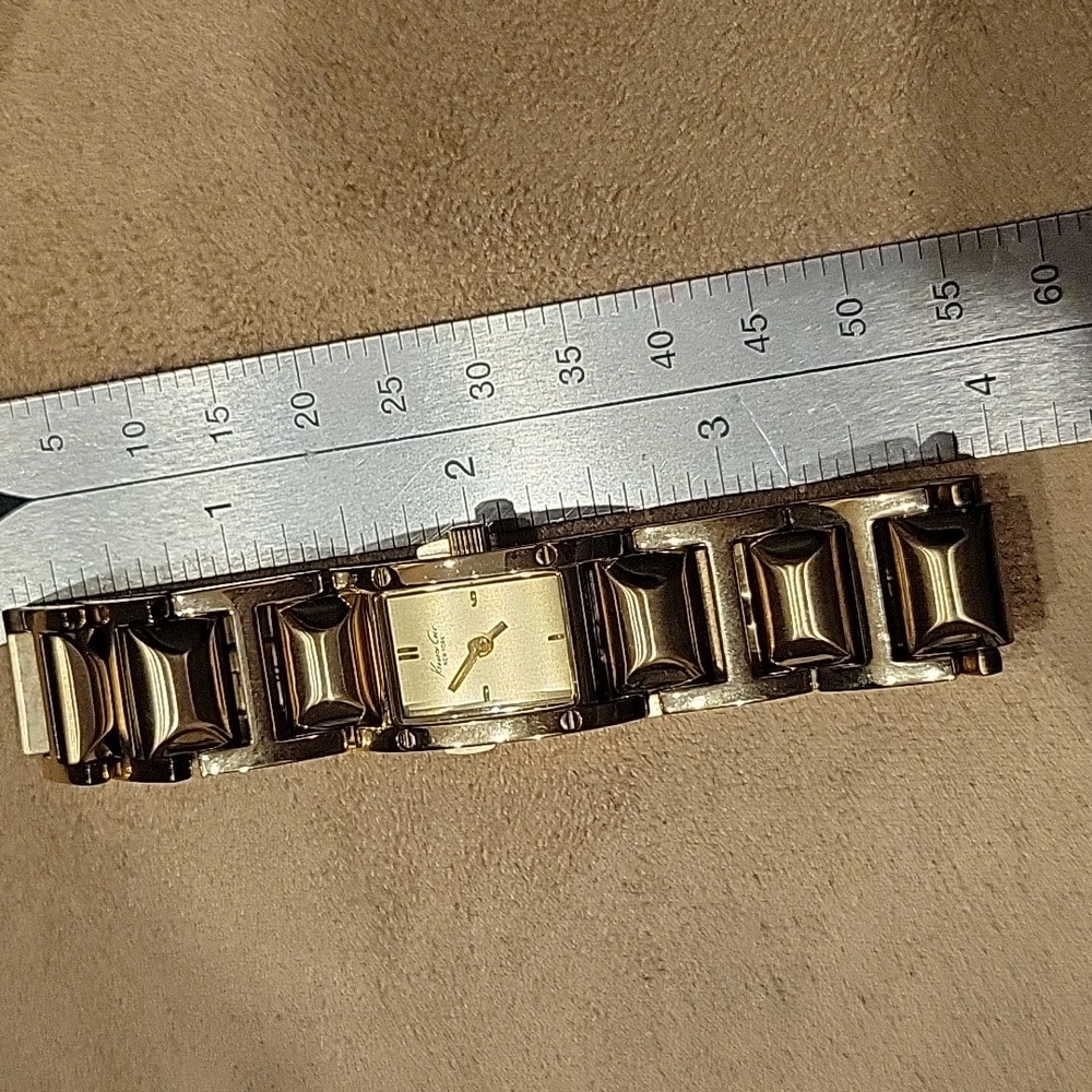 Kenneth Cole N.Y. Gold Watch - Picture 6 of 11
